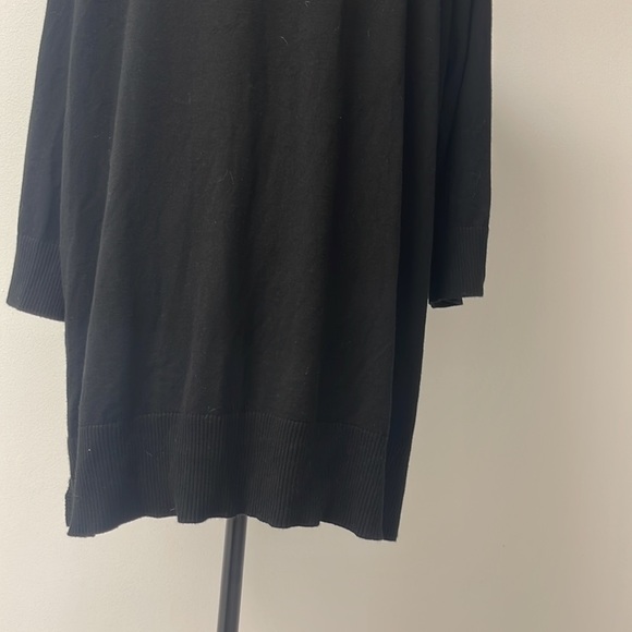 In good used condition Woman’s Cable & Gauge sweater. Size is 2X. - Picture 14 of 16